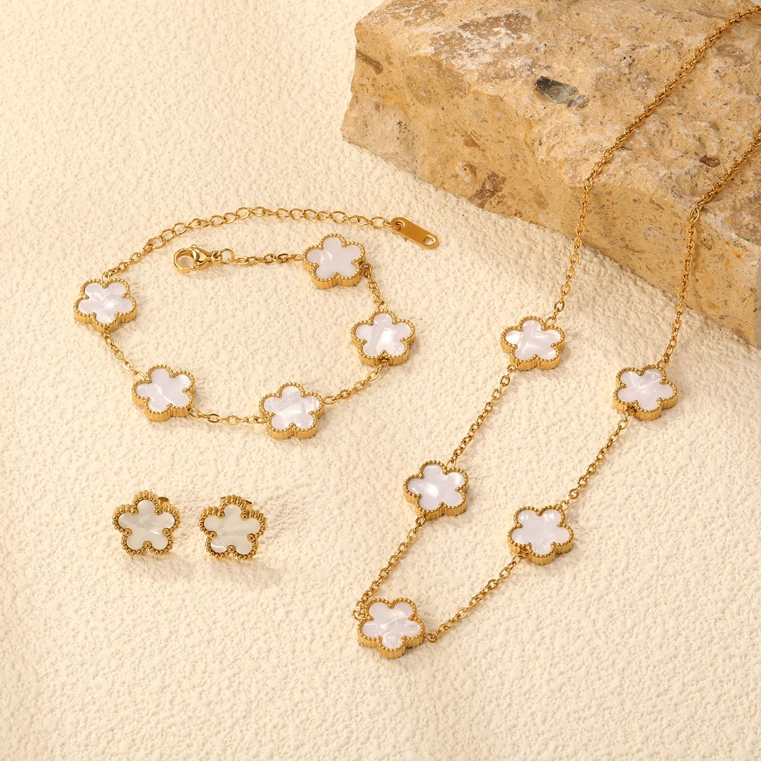 Luna Blossom Jewelry Set