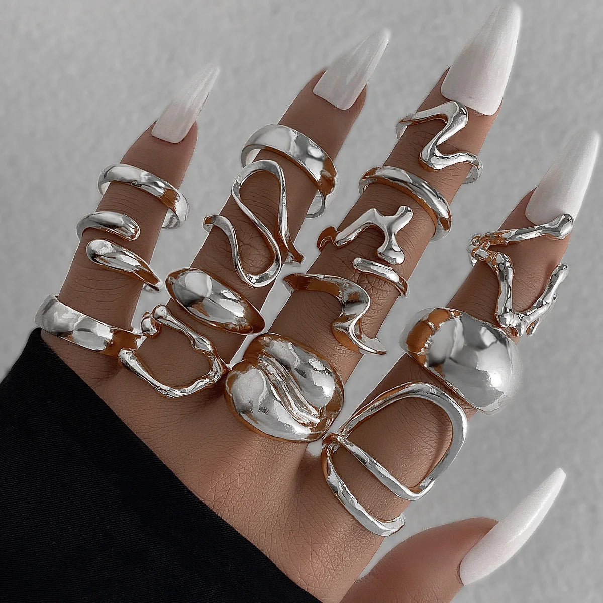 Noir Wave Ring Set
